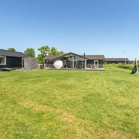 Gorgeous In Ejstrupholm With Sauna Vakantiehuis